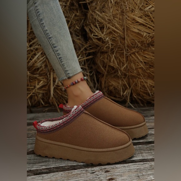 Contrast Print Suede Snow Boot - Picture 2 of 4